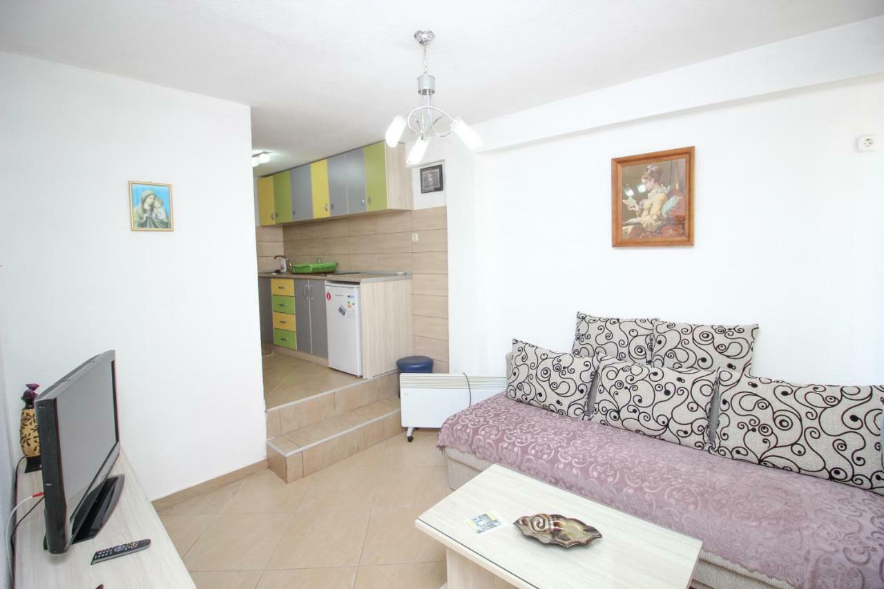 Apartmani Mishe Vevcani Экстерьер фото